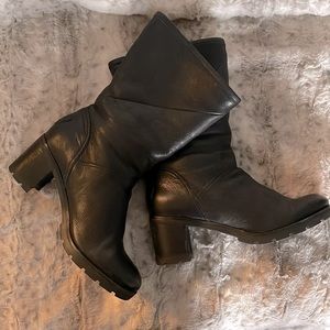 Leather UGG stacked heeled boots with shearling inside.
